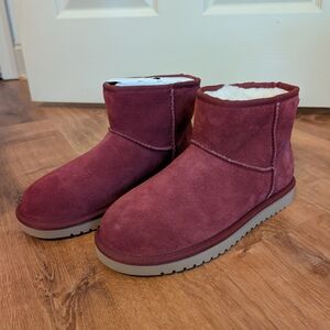 Koolaburra Women's Ankle Boots in Burgundy